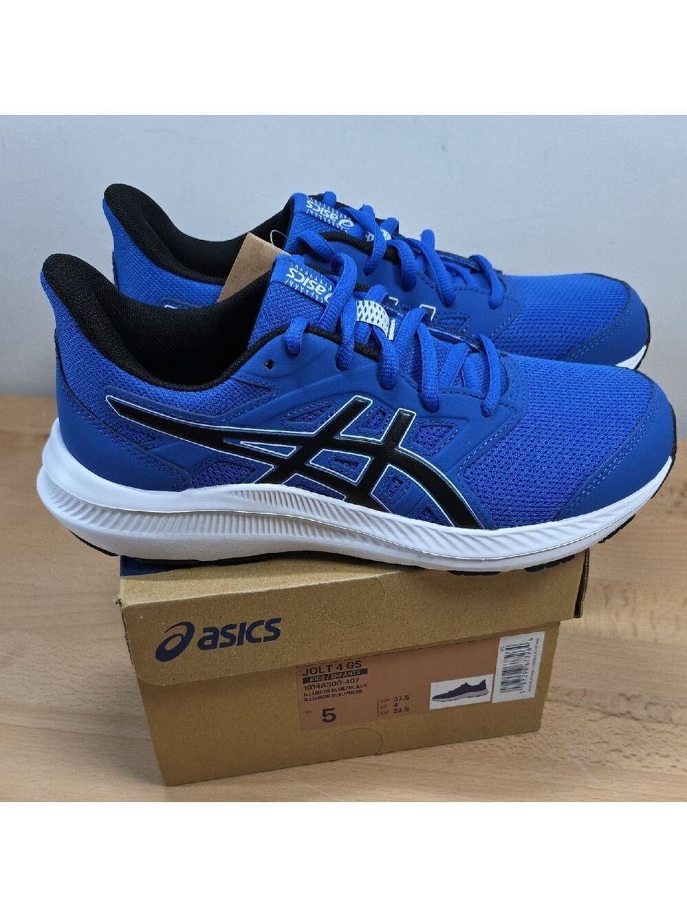 ASICS Boys 5 Vibrant Blue Athletic Shoes